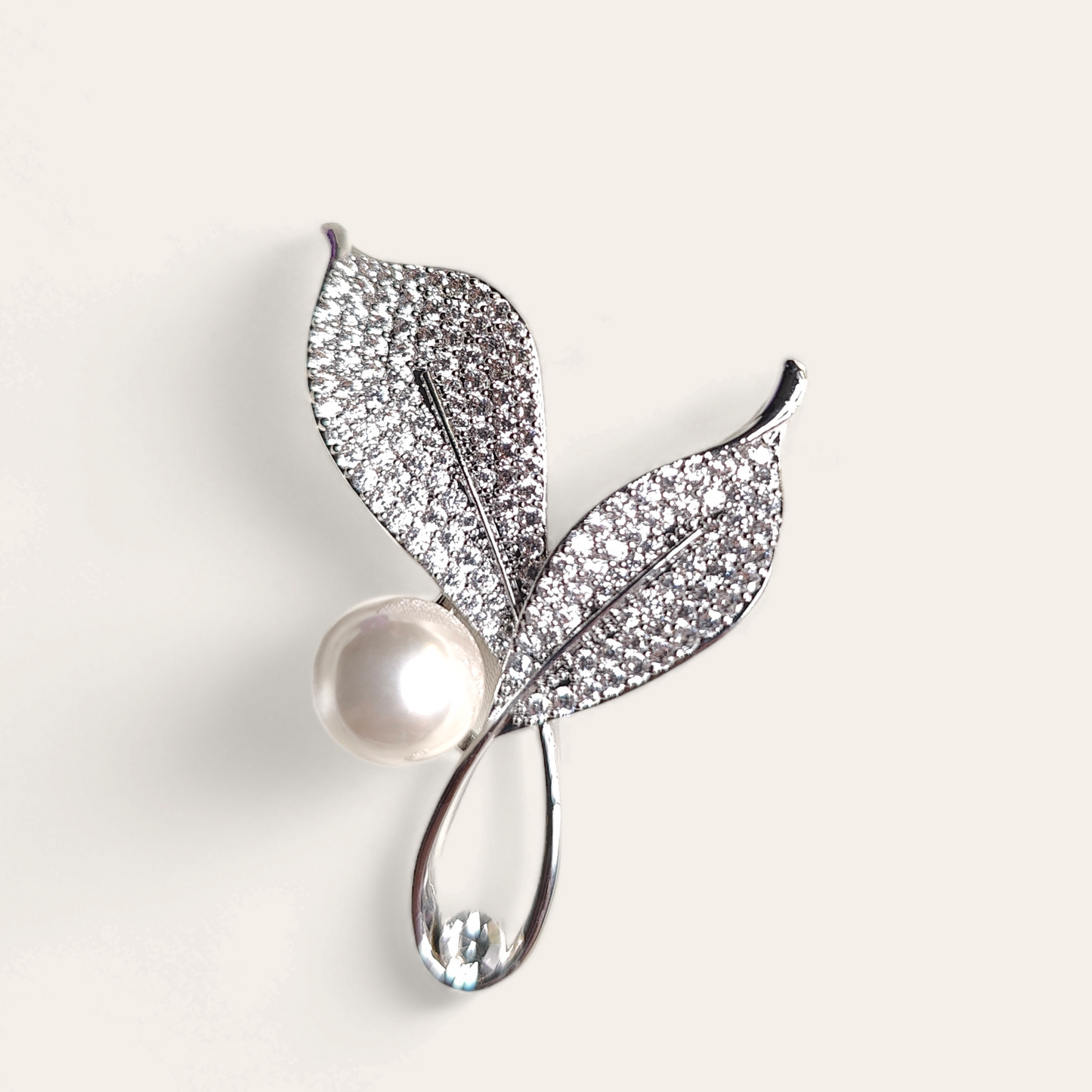 Pearl Brooch in Silver Plating