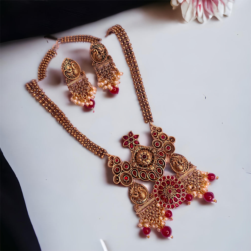 Rabia Pearl necklace set main image 1